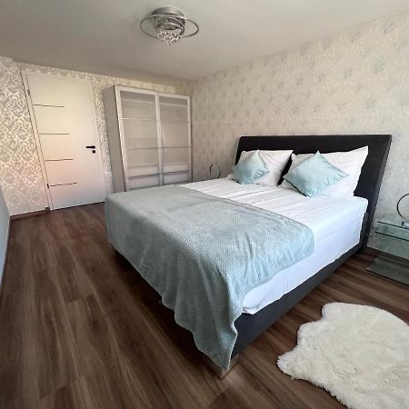 Elizabeth'S Apartments Velke Pavlovice Bagian luar foto