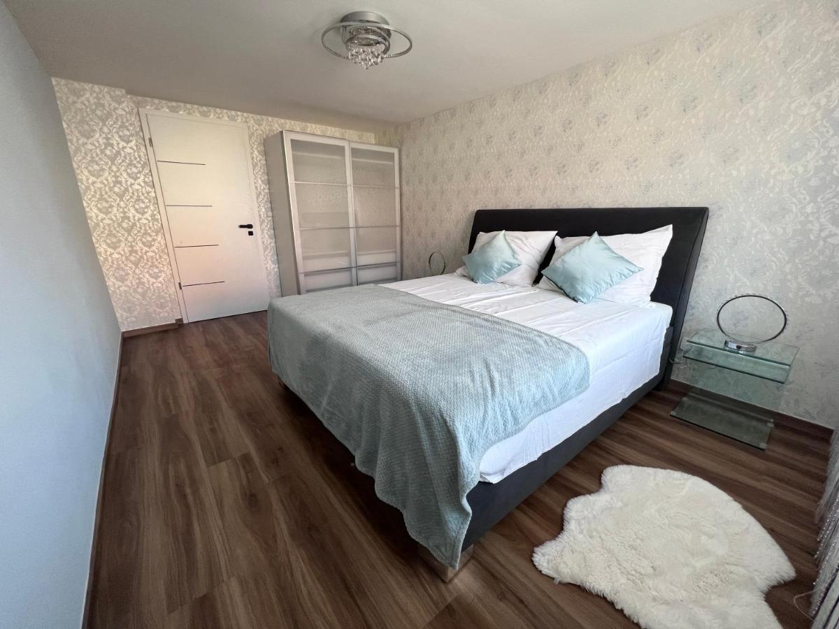 Elizabeth'S Apartments Velke Pavlovice Bagian luar foto