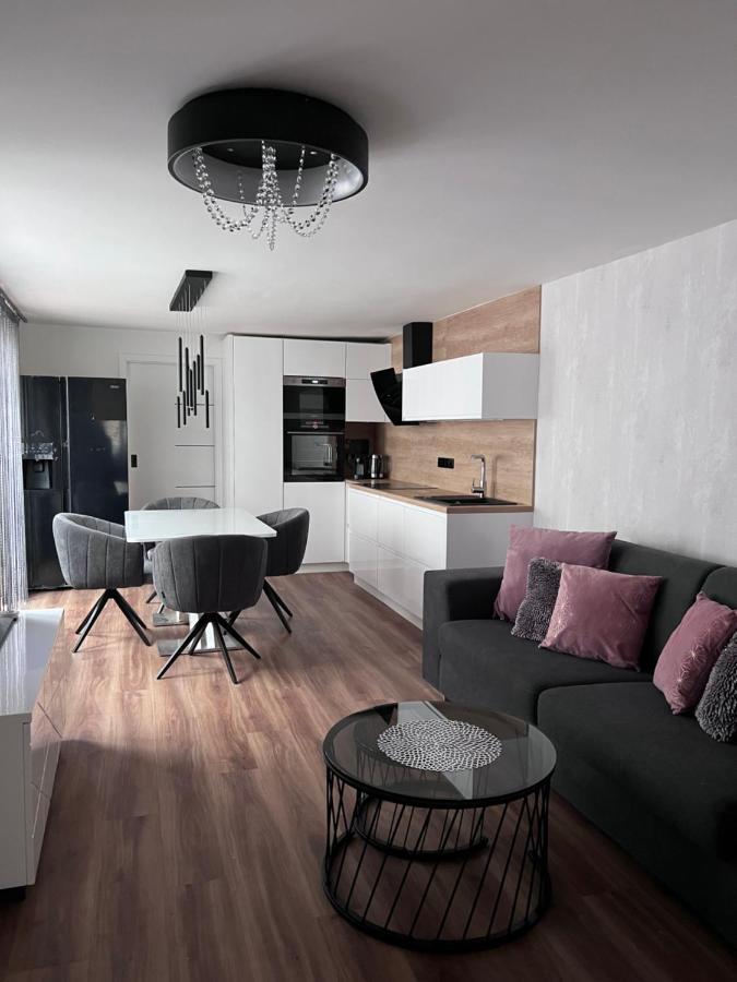 Elizabeth'S Apartments Velke Pavlovice Bagian luar foto